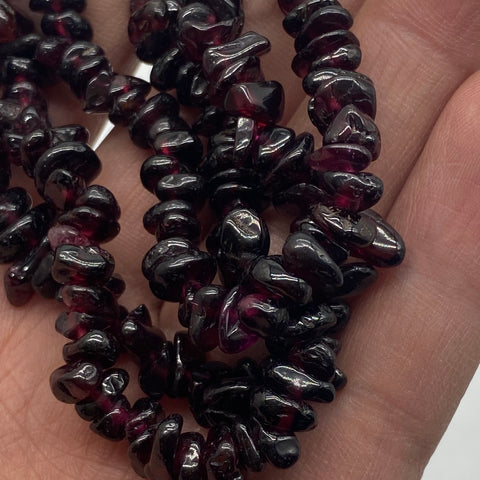 7 Types Chip Bracelet Wholesale Cordierite Garnet White Moonstone 2 garnet